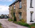 Image 01-Front-of-house-and-car-park